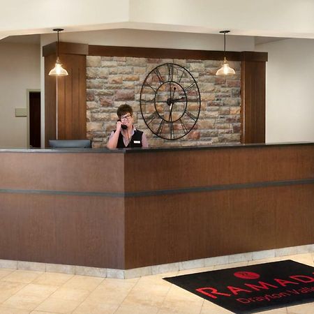 Ramada By Wyndham Drayton Valley מראה חיצוני תמונה