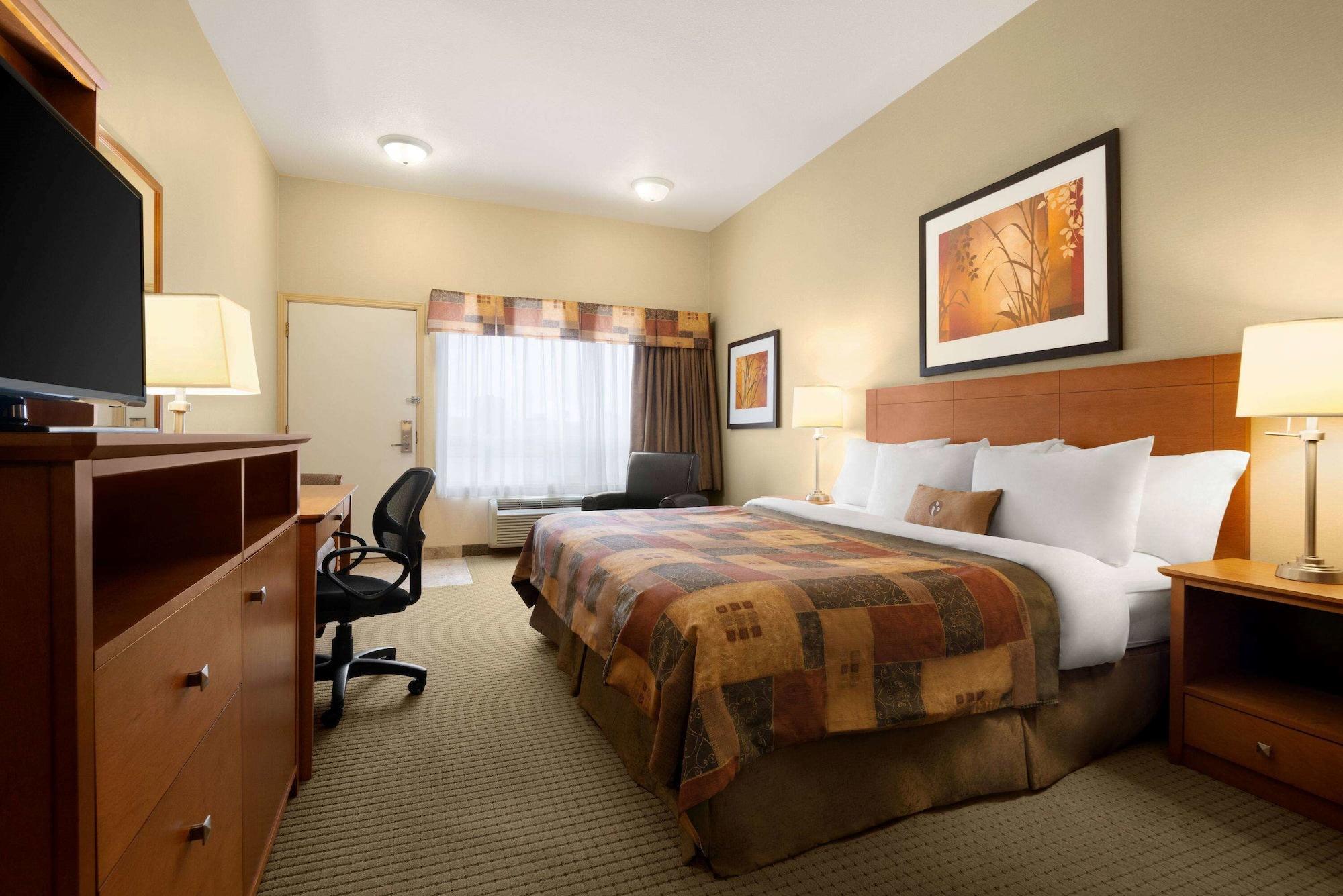Ramada By Wyndham Drayton Valley מראה חיצוני תמונה