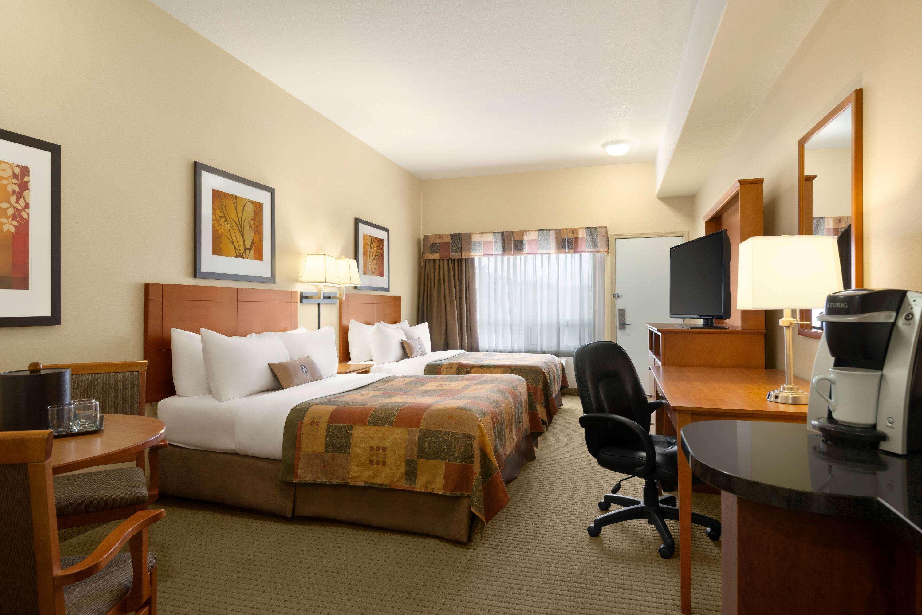 Ramada By Wyndham Drayton Valley מראה חיצוני תמונה