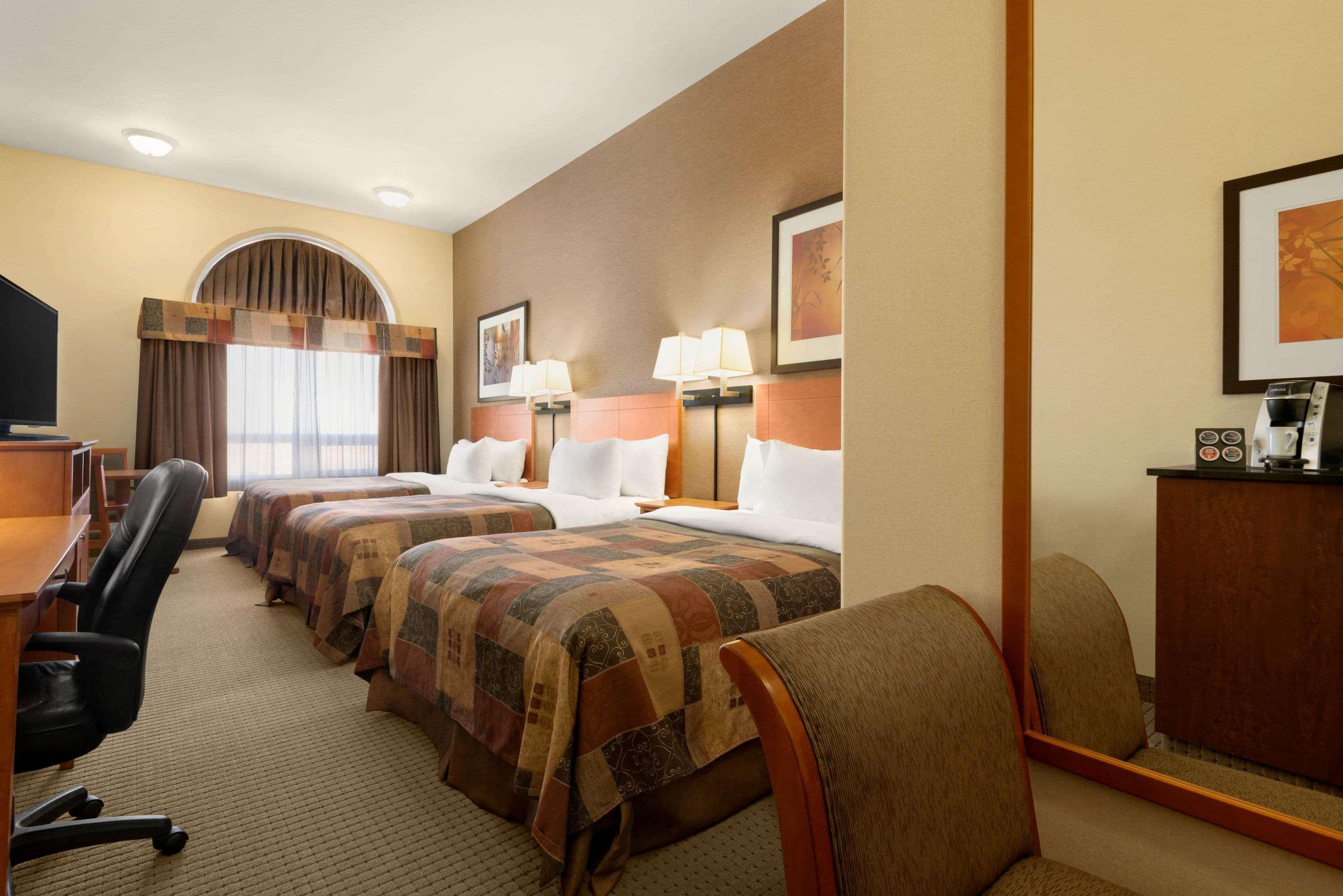 Ramada By Wyndham Drayton Valley מראה חיצוני תמונה