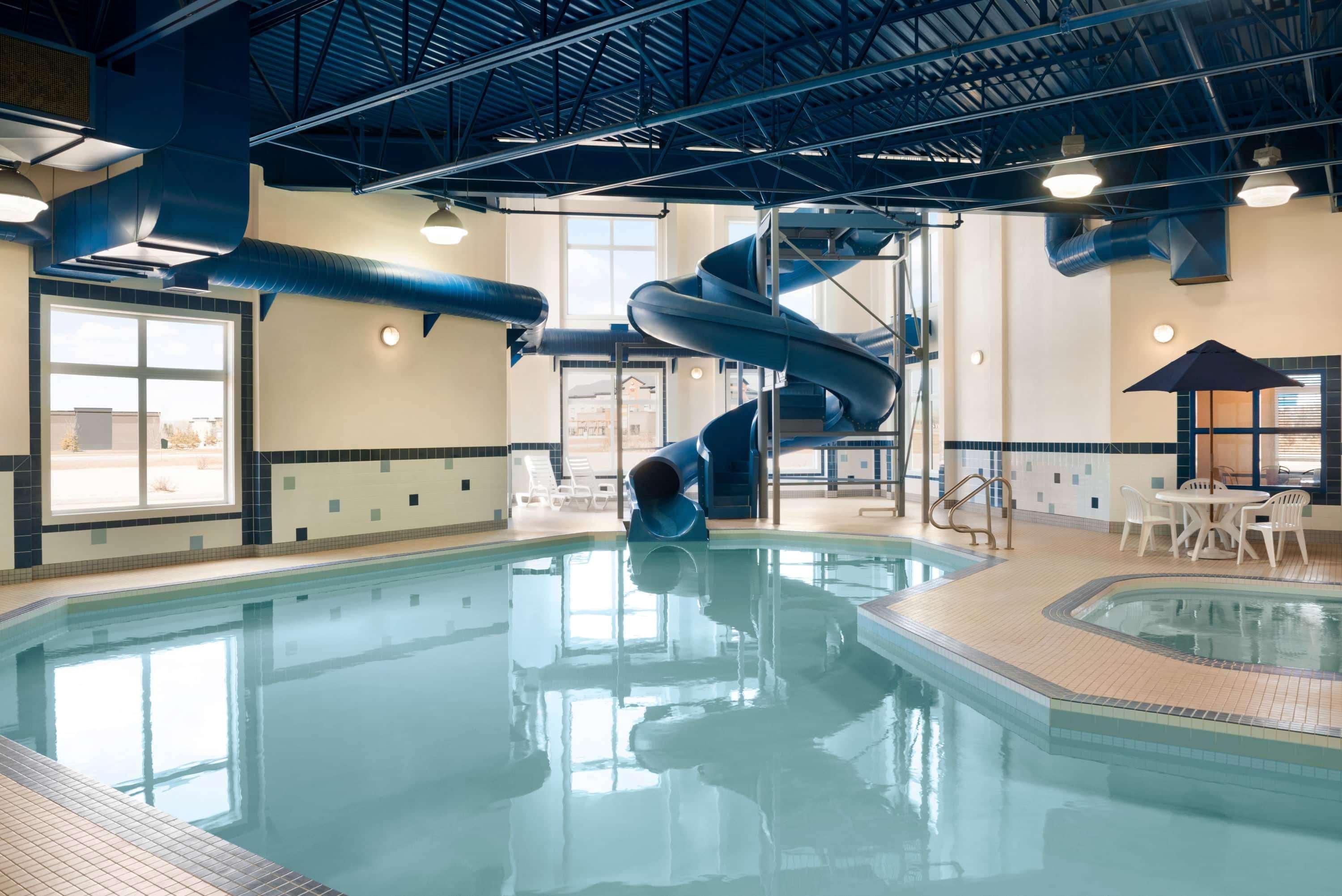 Ramada By Wyndham Drayton Valley מראה חיצוני תמונה