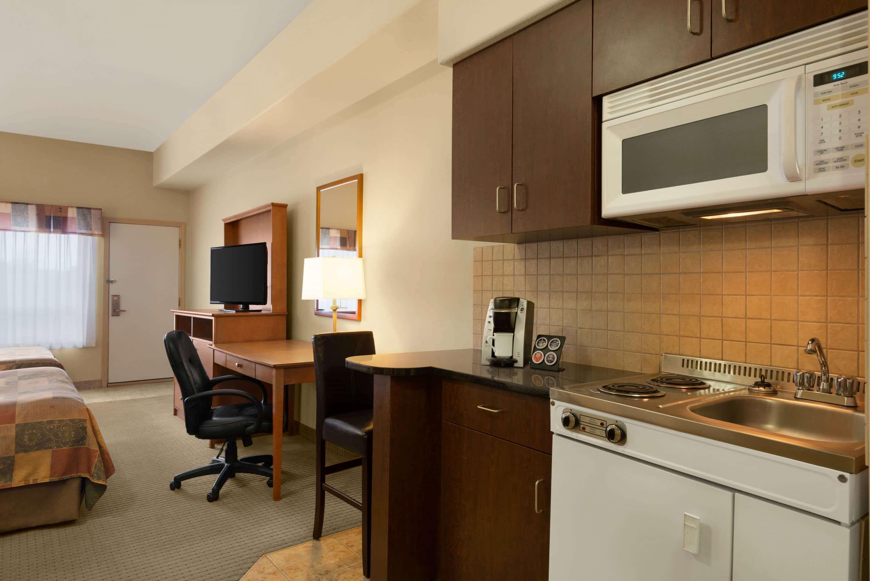 Ramada By Wyndham Drayton Valley מראה חיצוני תמונה
